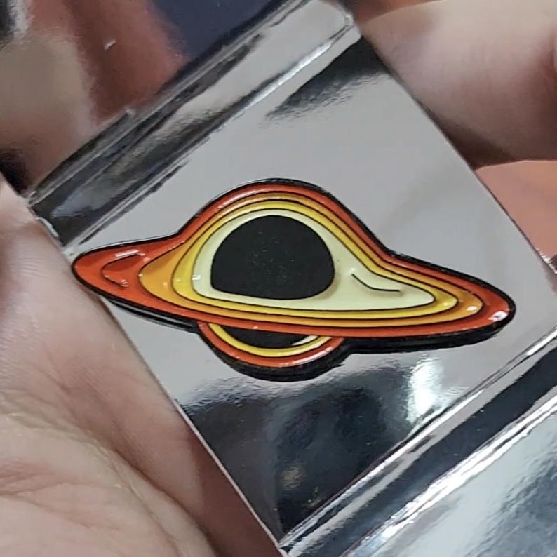 Pin de Agujero Negro Cósmico - Imagen 4